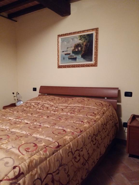 Agriturismo Il Melo Valfabbrica Екстериор снимка
