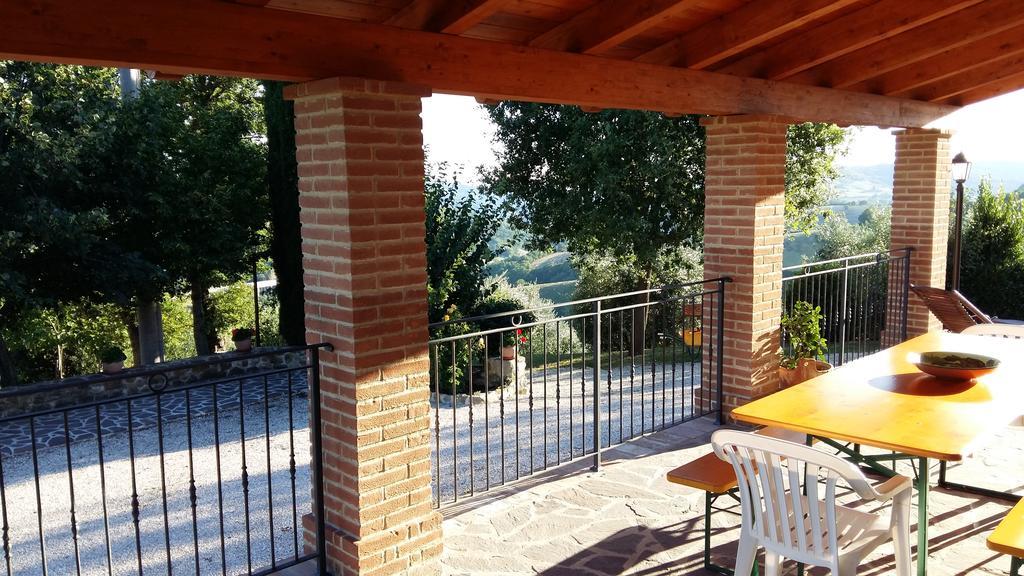 Agriturismo Il Melo Valfabbrica Екстериор снимка