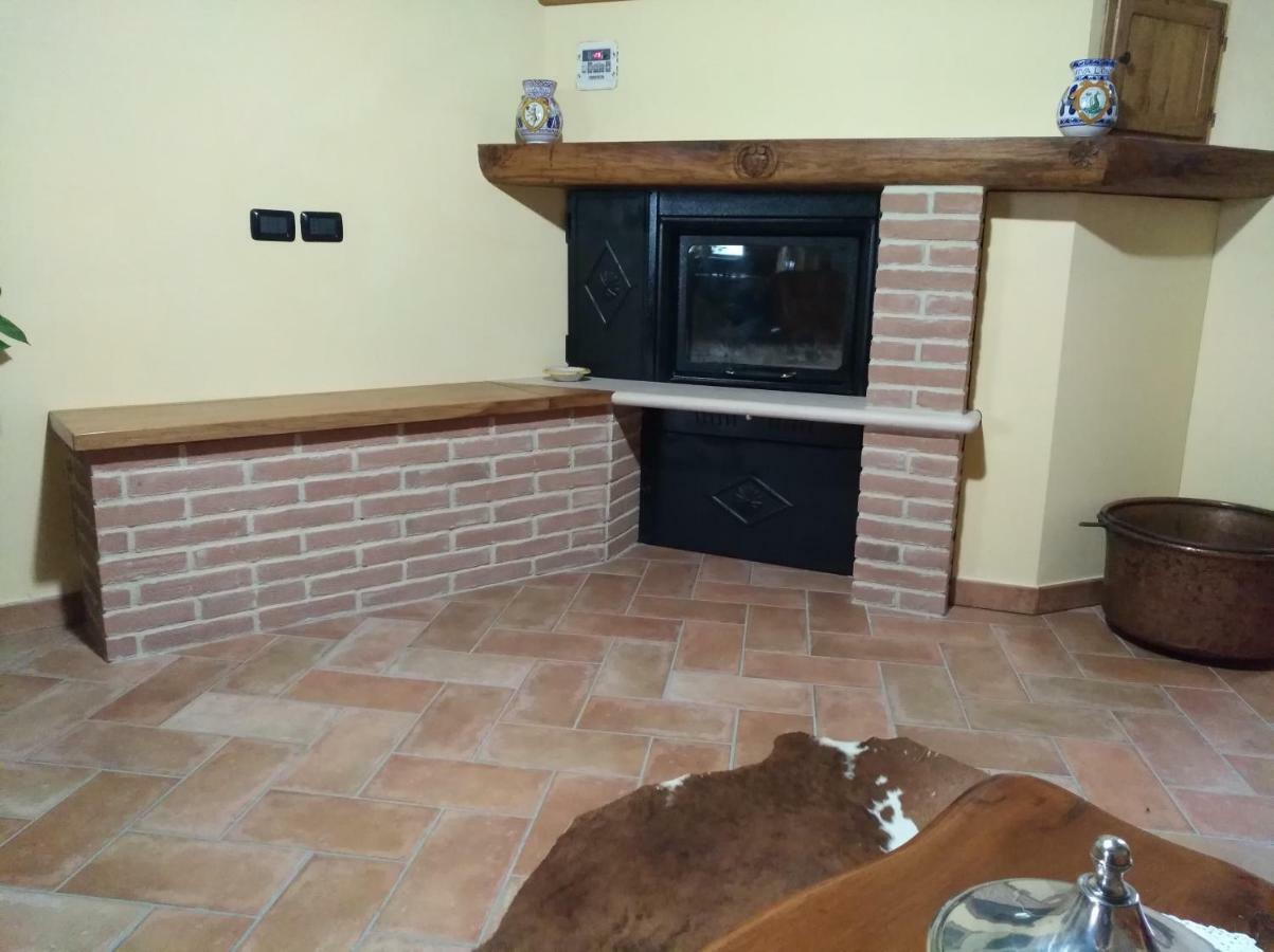 Agriturismo Il Melo Valfabbrica Екстериор снимка